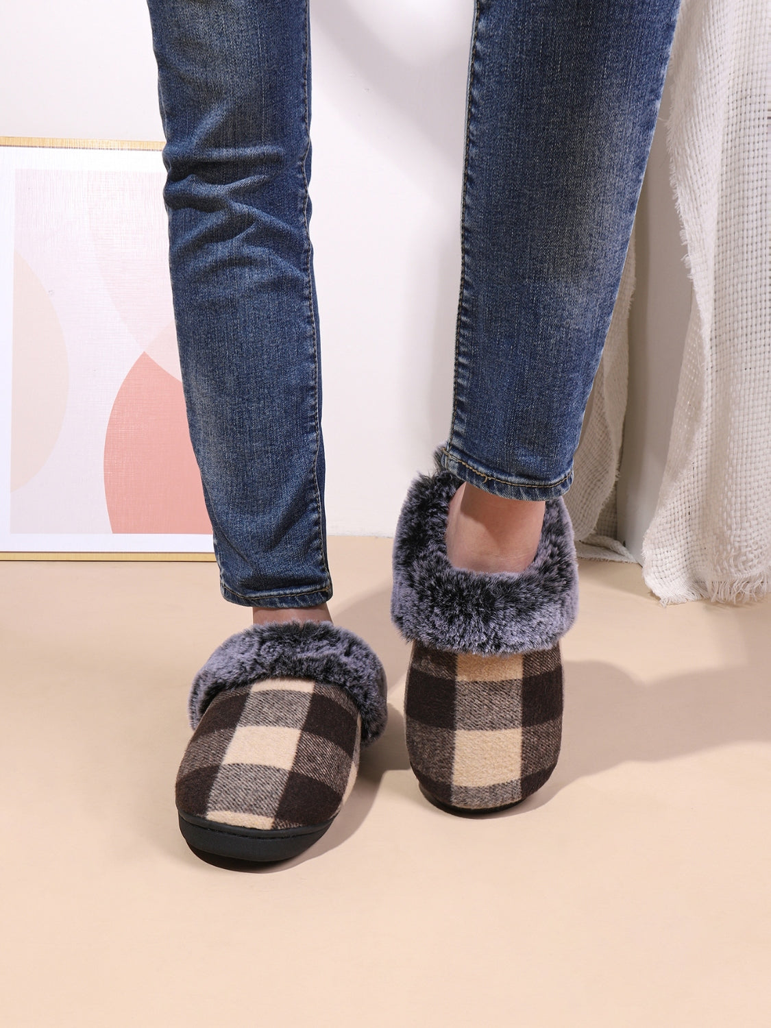 Plaid Furry Round Toe Flat Slippers